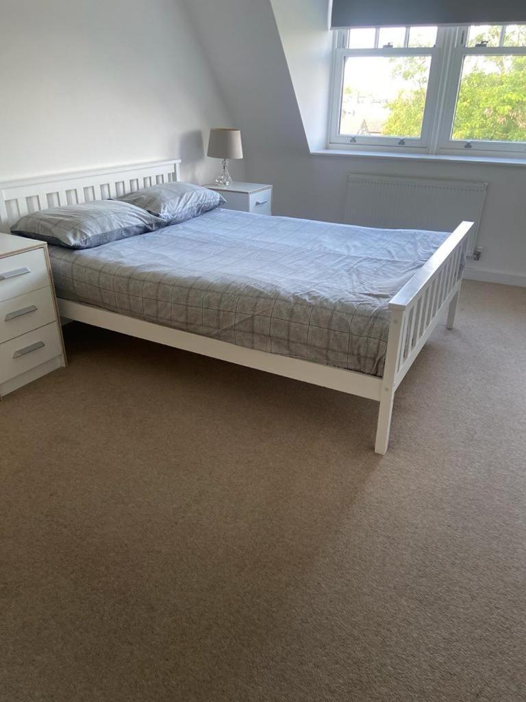 Apartamento Lovely 2-Bed Flat With Well Equipped Kitchen Ealing Exterior foto